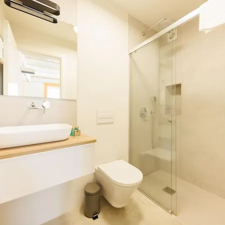 Bravissimo Canigo, Spacious And With Large Terrace Apartment Girona