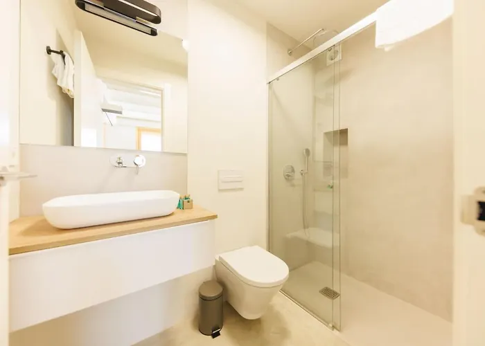 Bravissimo Canigo, Spacious And With Large Terrace 아파트 지로나