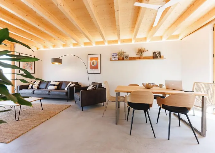 Bravissimo Canigo, Spacious And With Large Terrace 지로나
